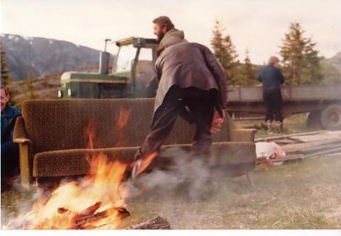 Fra sankt Hans-aften på Håjen..etter hvert ble det litt varmt i baken