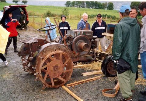 Gammel traktor på Lindseth