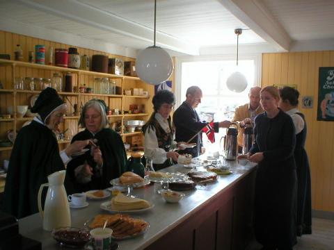 marie, arna og hjørdis meisfjord